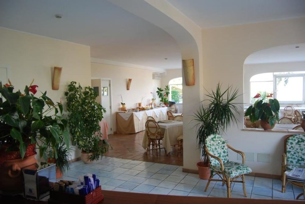 ספרלונגה Hotel Belvedere מראה חיצוני תמונה